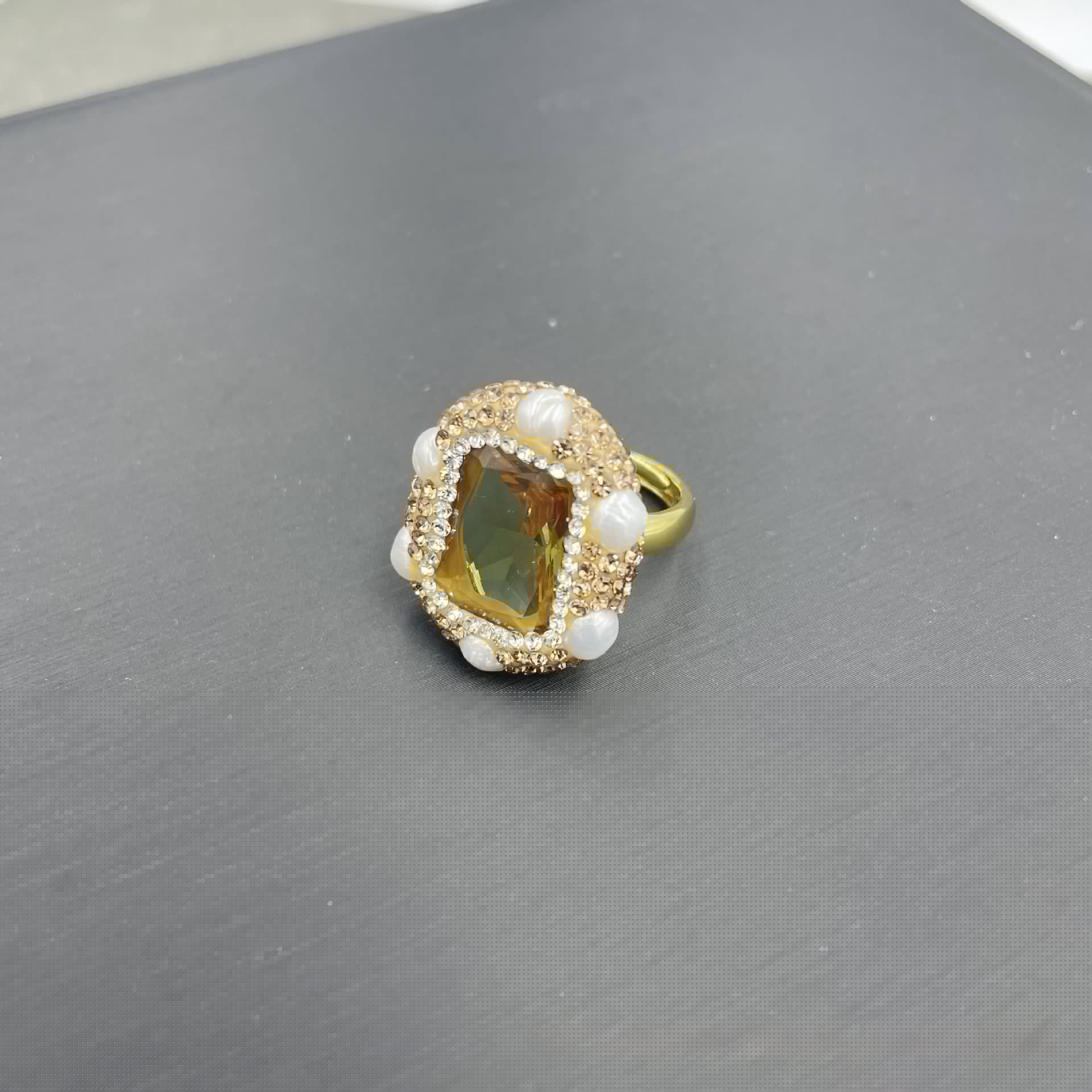 European American And French Style Light Luxury Photosensitive Stone Jewelry